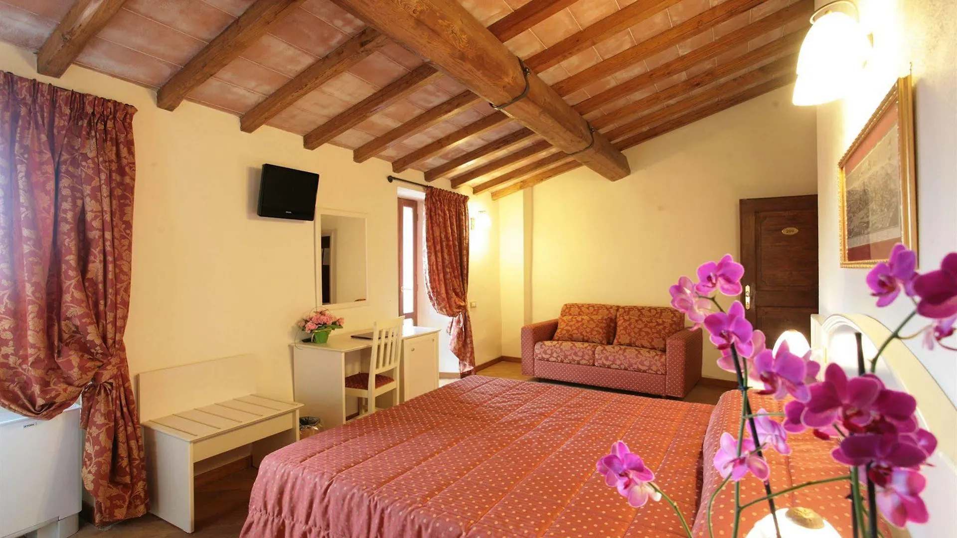 Hotel Villa San Michele Carmignano 3*,